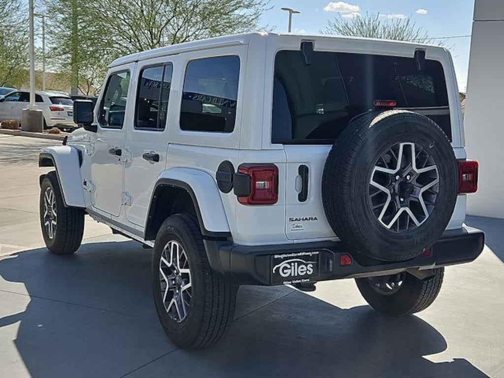 Used 2025 Jeep Wrangler Sahara SUV