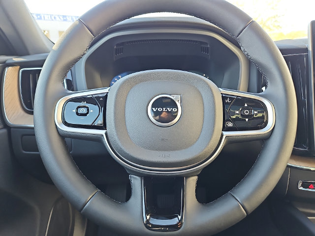 2026 Volvo XC60 Plus - Photo 23
