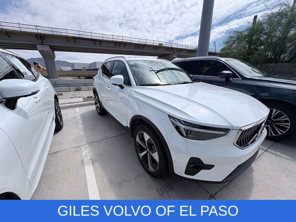 Used 2025 Volvo XC40 B5 Plus Bright Theme SUV