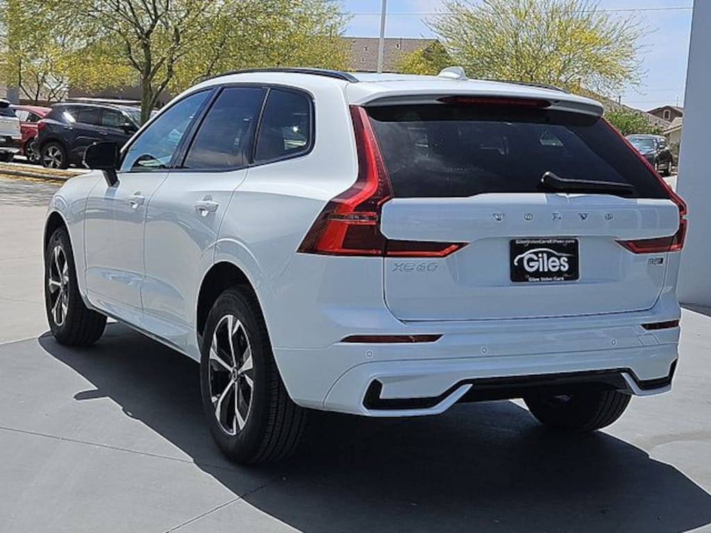 New 2026 Volvo XC60 B5 Core SUV