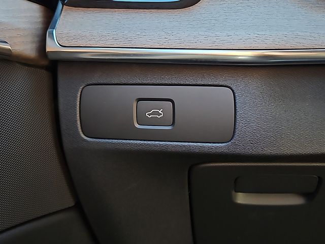 2026 Volvo XC90 Plus - Photo 19