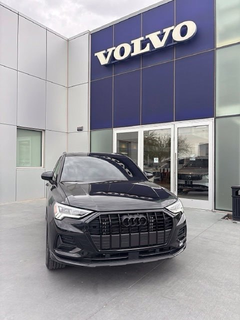 2023 Audi Q3 Premium