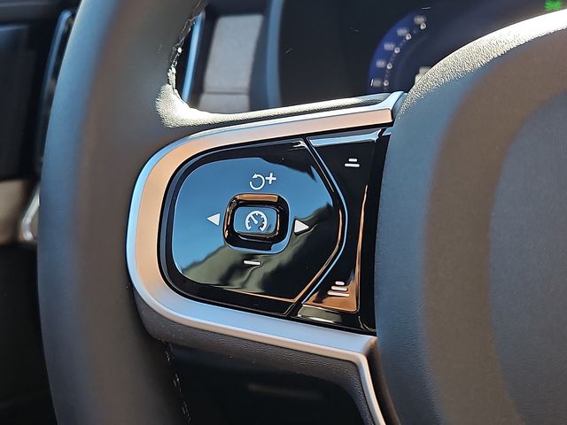 2026 Volvo XC90 Plus - Photo 19