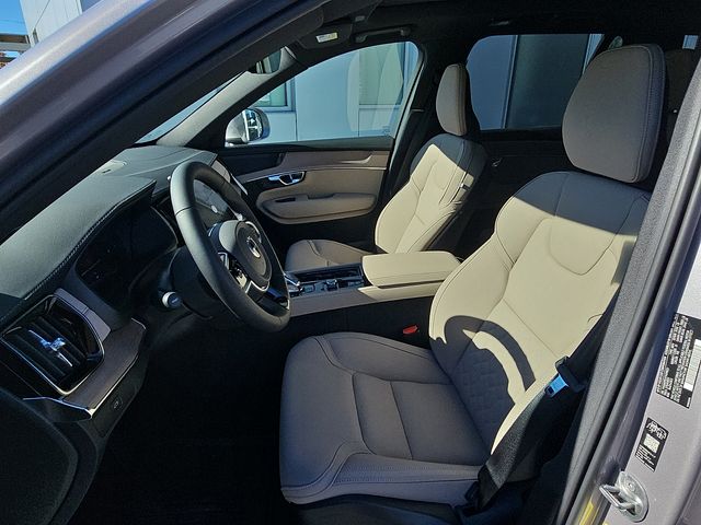 2026 Volvo XC90 Plus - Photo 16