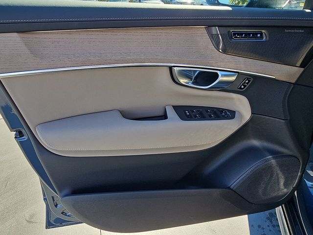 2026 Volvo XC90 Plus - Photo 16