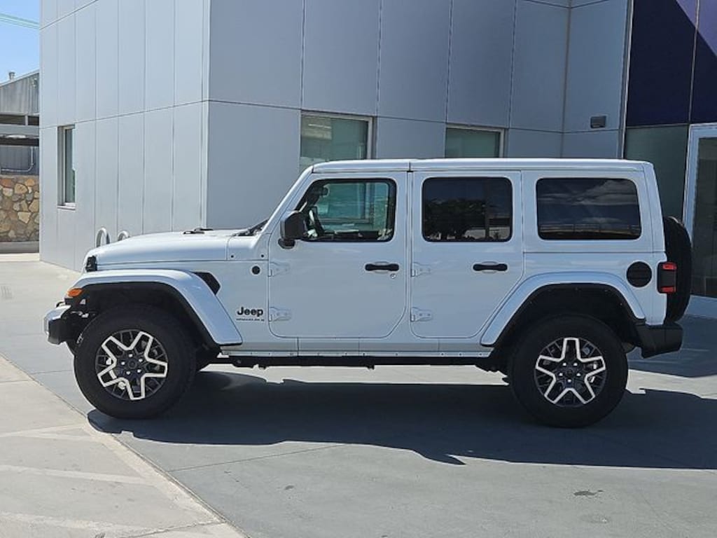 Used 2025 Jeep Wrangler Sahara SUV