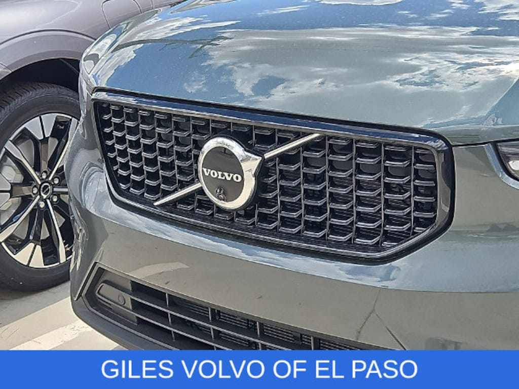 New 2026 Volvo XC40 B5 Ultra SUV