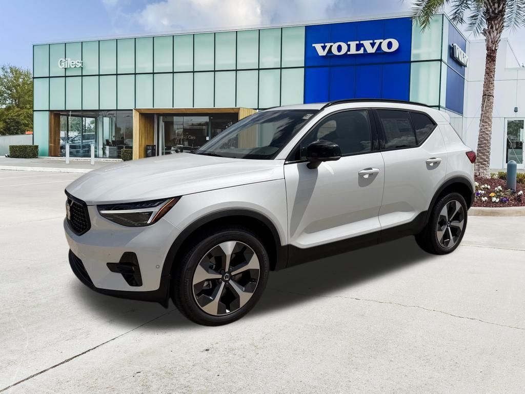 2026 Volvo XC40 Plus
