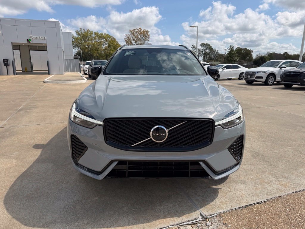 2026 Volvo XC60 Plus - Photo 9