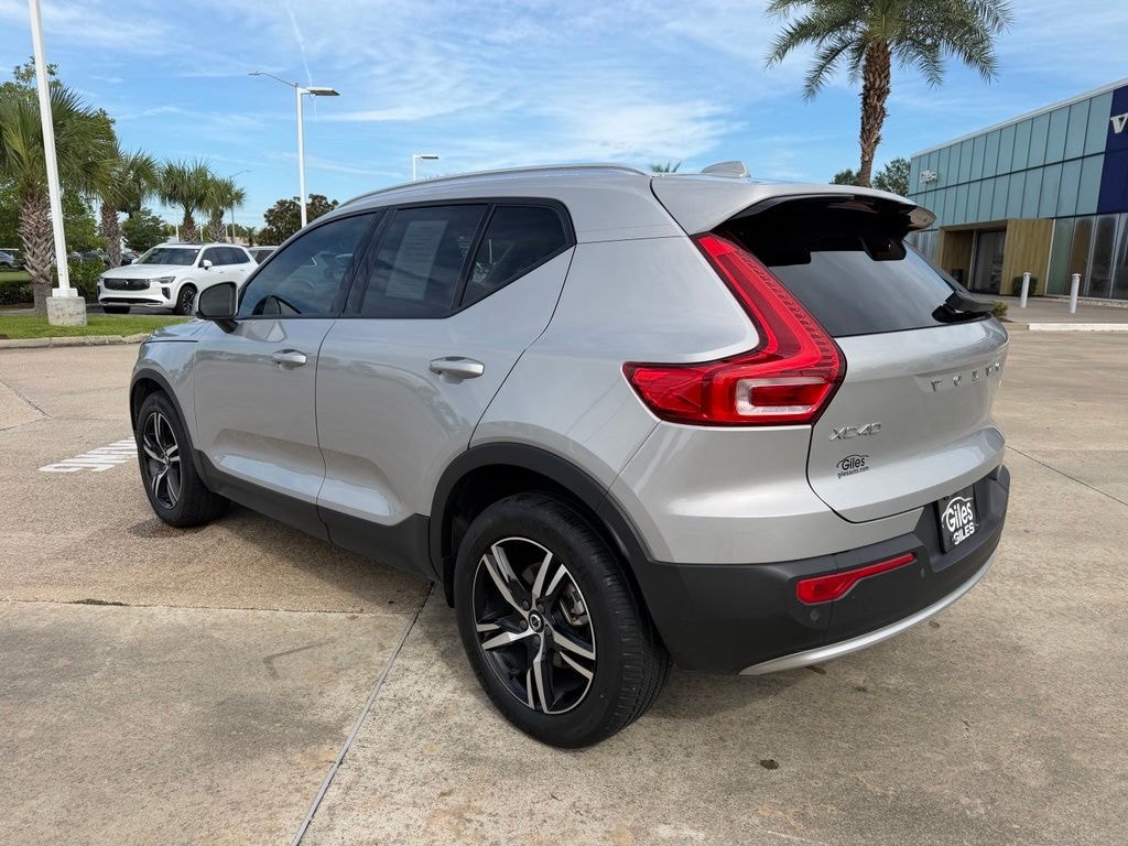 Used 2023 Volvo XC40 B5 AWD Core SUV