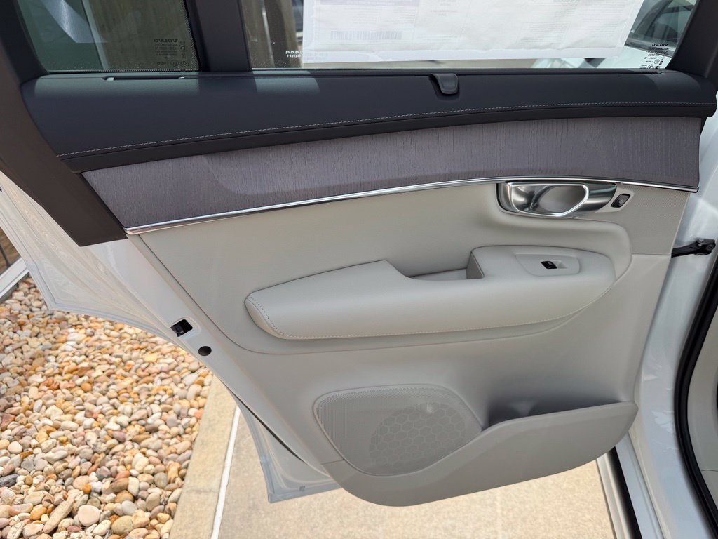 2026 Volvo XC90 Ultra - Photo 12