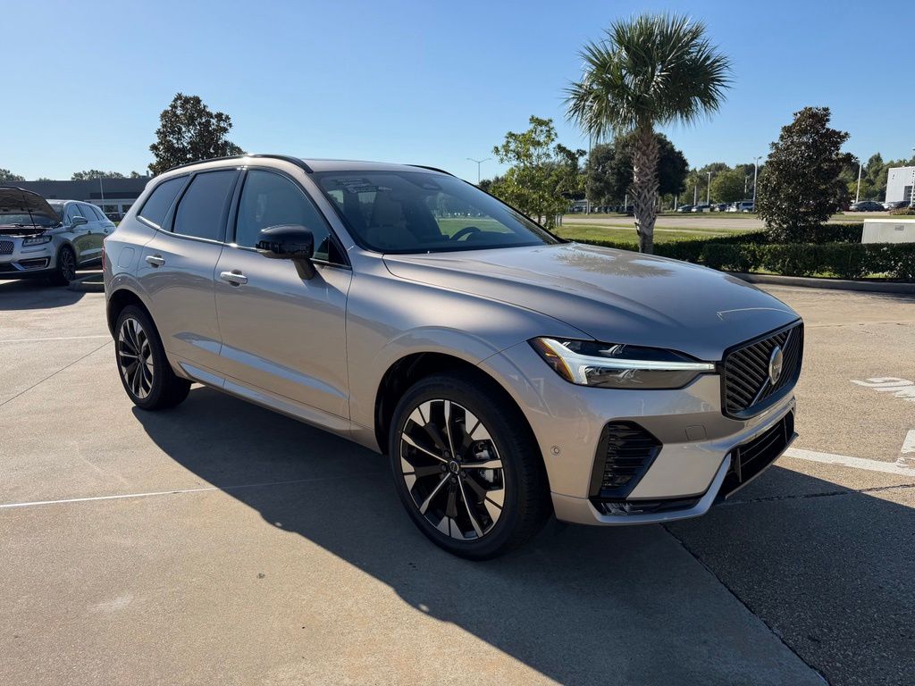 2026 Volvo XC60 Plus - Photo 7