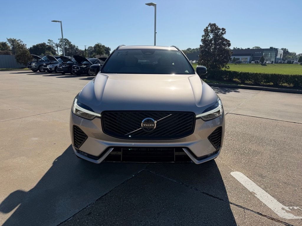 2026 Volvo XC60 Plus - Photo 9