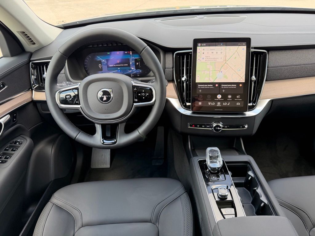 2026 Volvo XC90 Plus - Photo 16