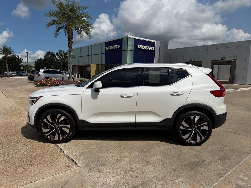 Used 2023 Volvo XC40 B5 AWD Ultimate Bright SUV