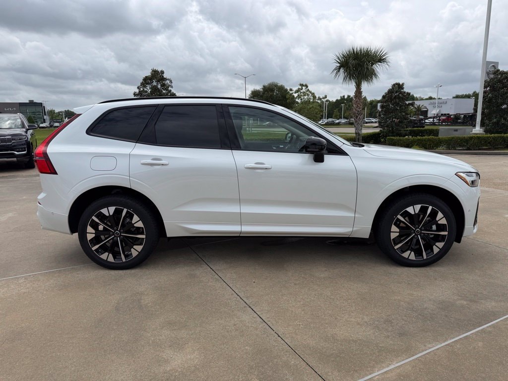 2026 Volvo XC60 Plus - Photo 6