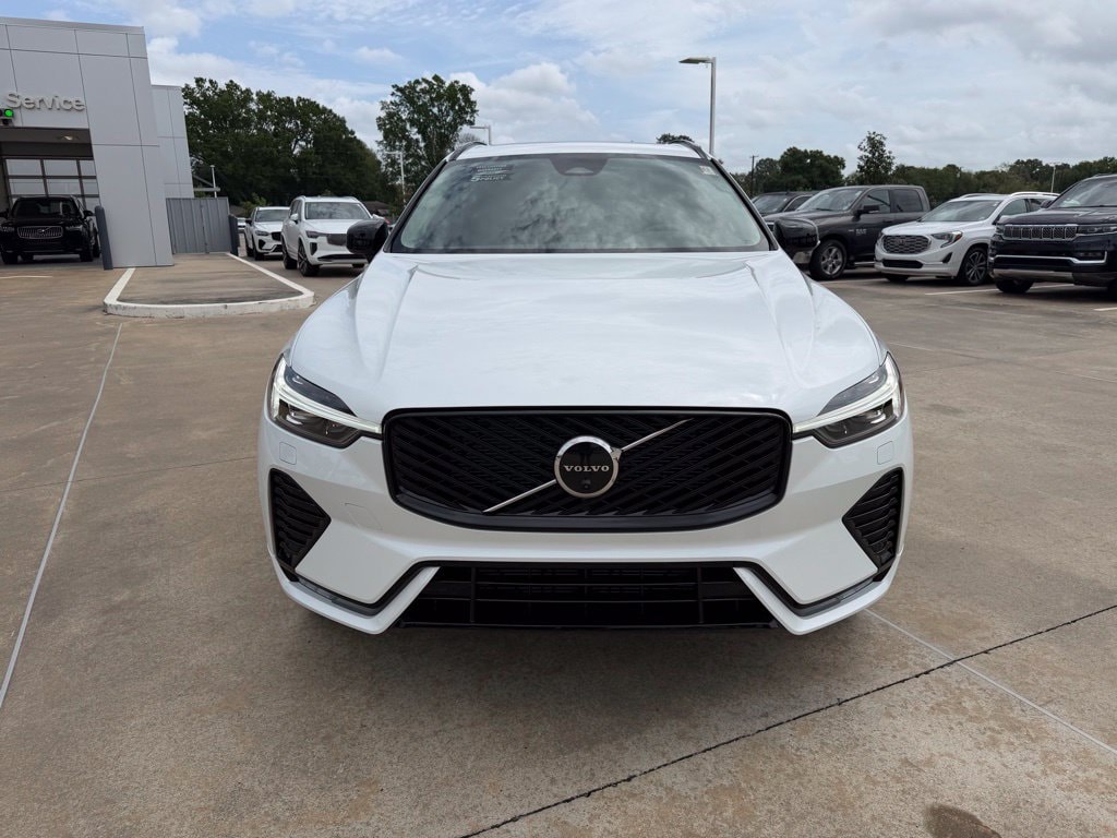 2026 Volvo XC60 Plus - Photo 9