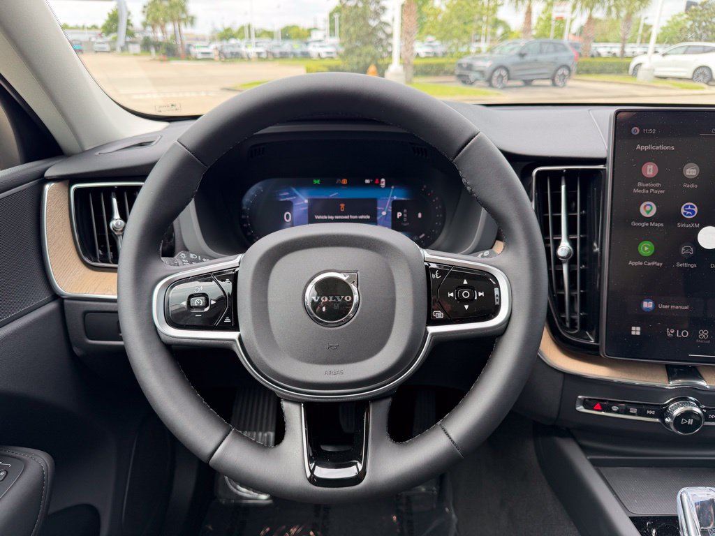 2026 Volvo XC60 Plus - Photo 18