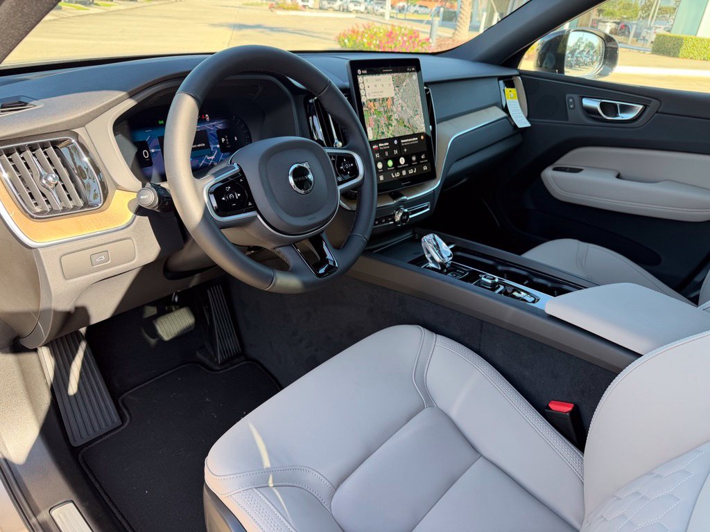 2026 Volvo XC60 Plus - Photo 12