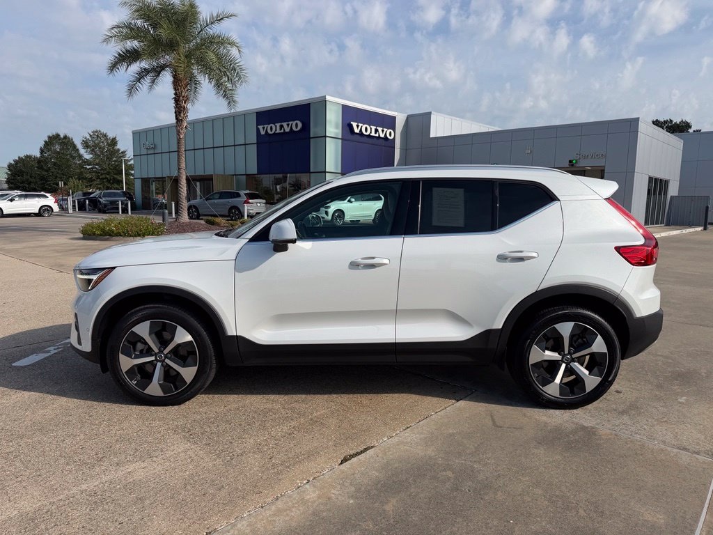 Used 2024 Volvo XC40 B5 Plus Bright SUV