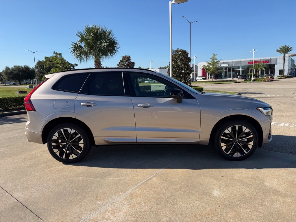 2026 Volvo XC60 Plus - Photo 6