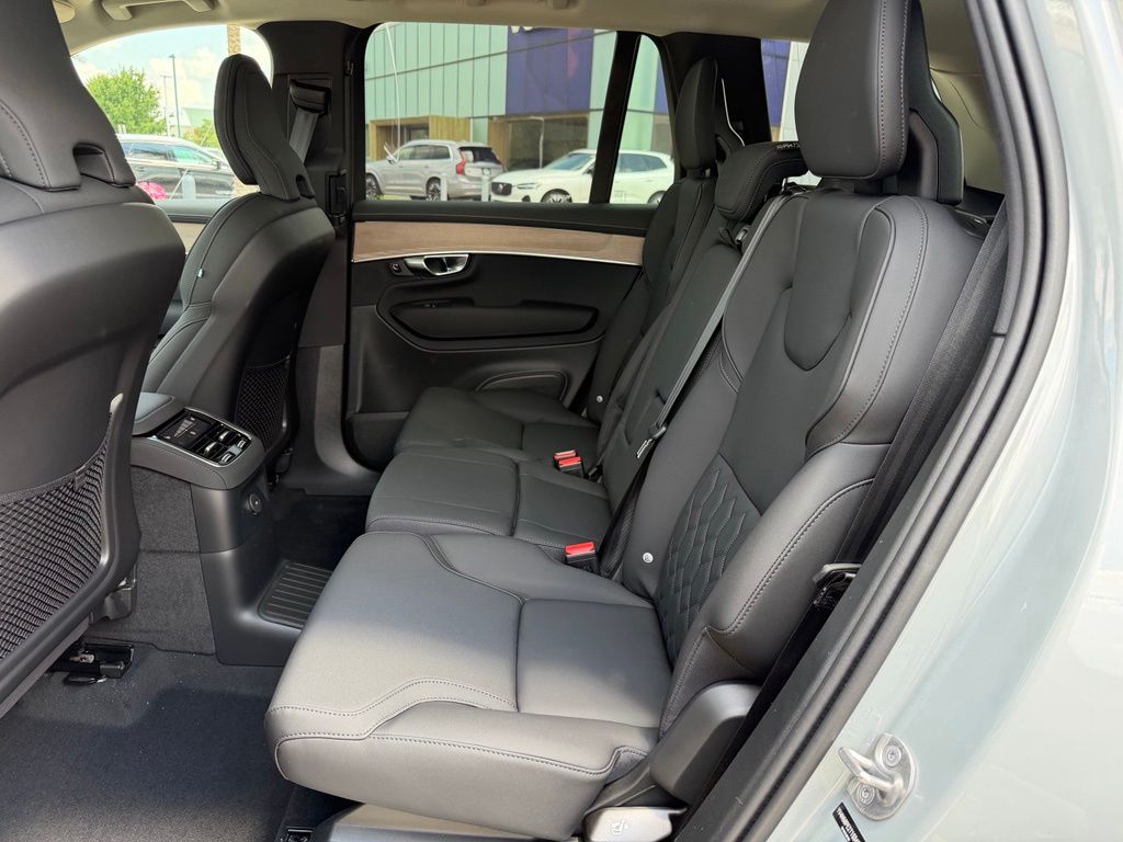 2026 Volvo XC90 Plus - Photo 14