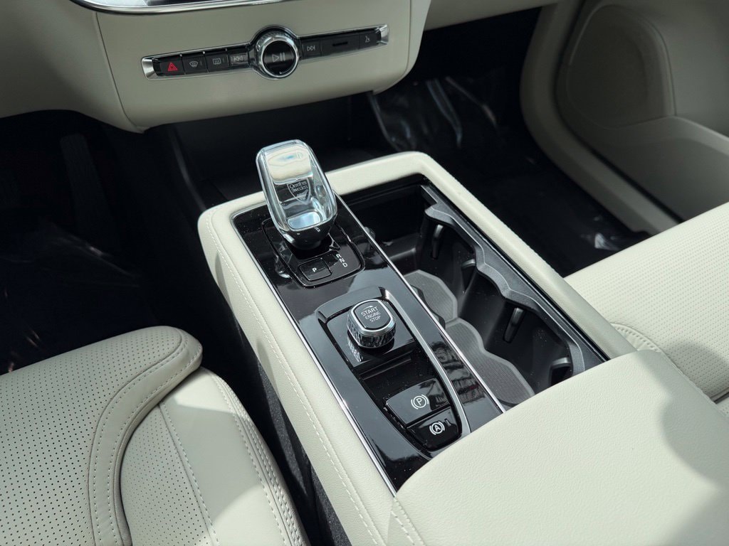 2026 Volvo XC90 Ultra - Photo 14