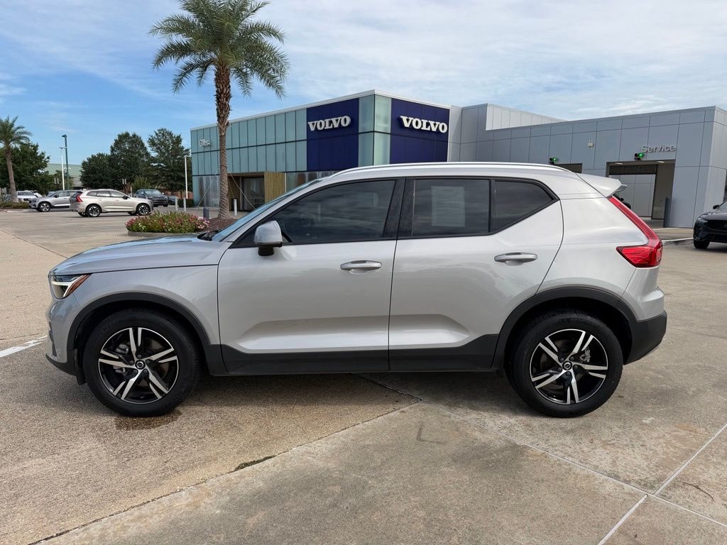 Used 2023 Volvo XC40 B5 AWD Core SUV