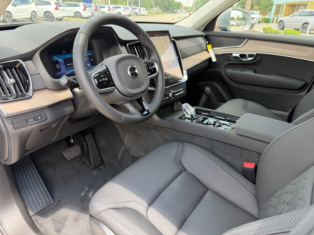 2026 Volvo XC90 Plus - Photo 12
