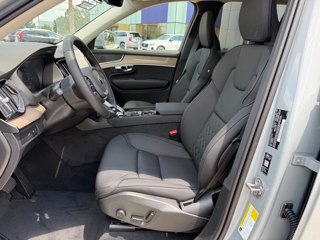 2026 Volvo XC90 Plus - Photo 11