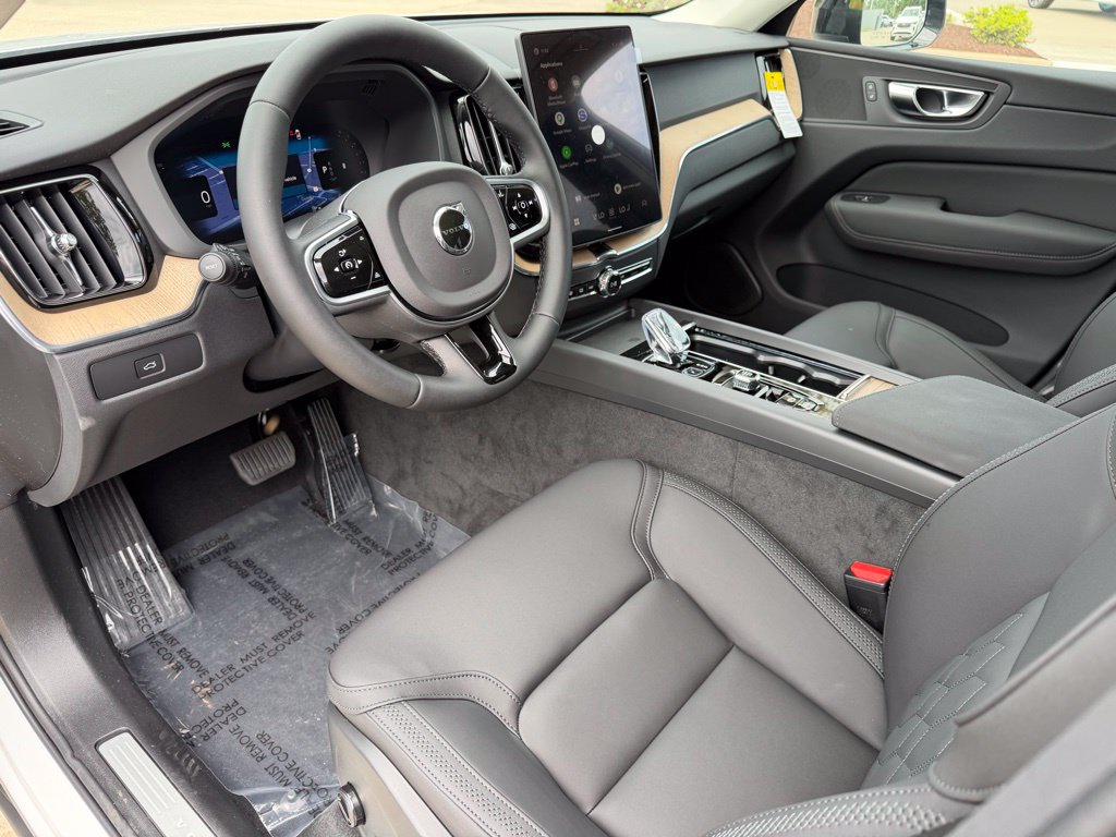 2026 Volvo XC60 Plus - Photo 12