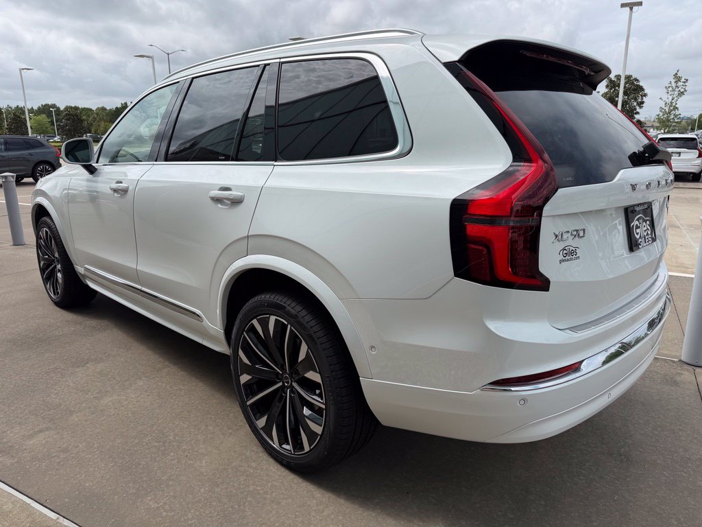 2026 Volvo XC90 Ultra - Photo 2