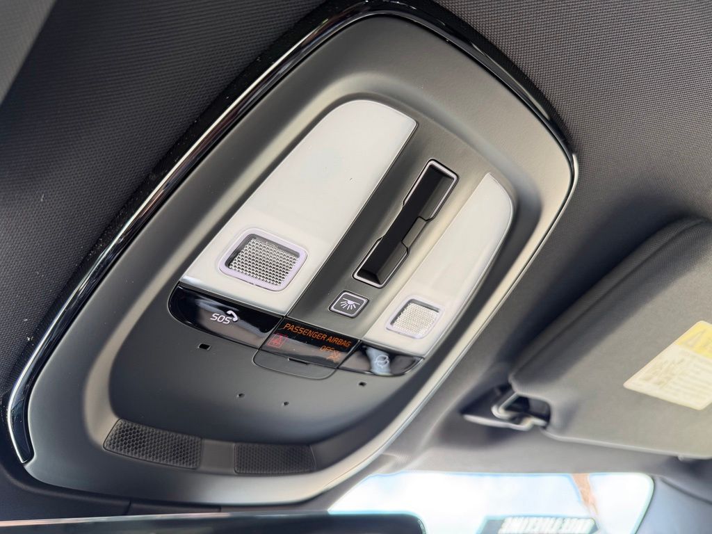 2026 Volvo XC90 Plus - Photo 23