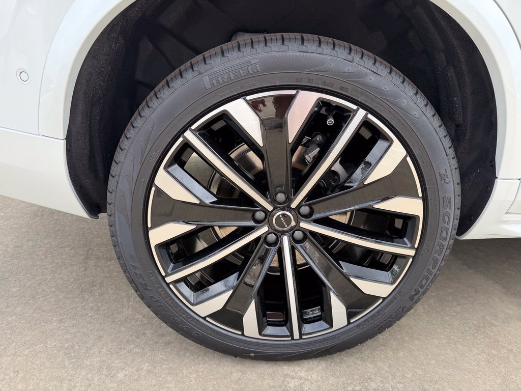 2026 Volvo XC90 Ultra - Photo 6