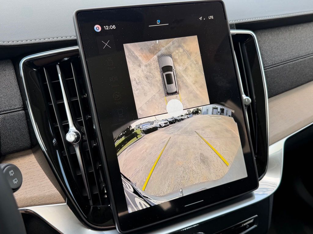 2026 Volvo XC90 Plus - Photo 21