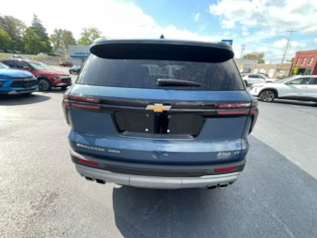 Used 2024 Chevrolet Traverse LT SUV