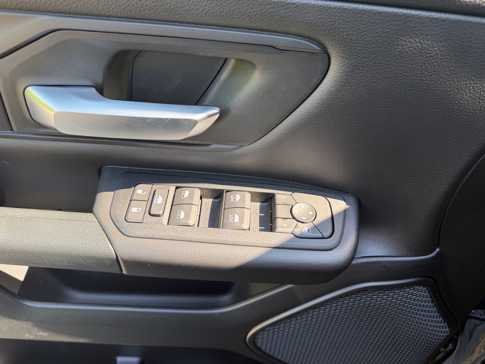 2026 RAM 1500 Warlock - Photo 34