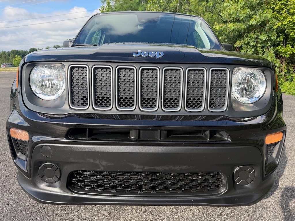 Used 2023 Jeep Renegade Latitude SUV