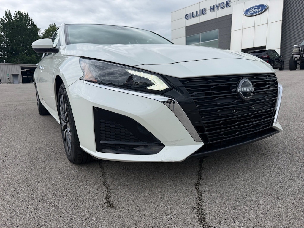 Used 2024 Nissan Altima 2.5 SV Sedan