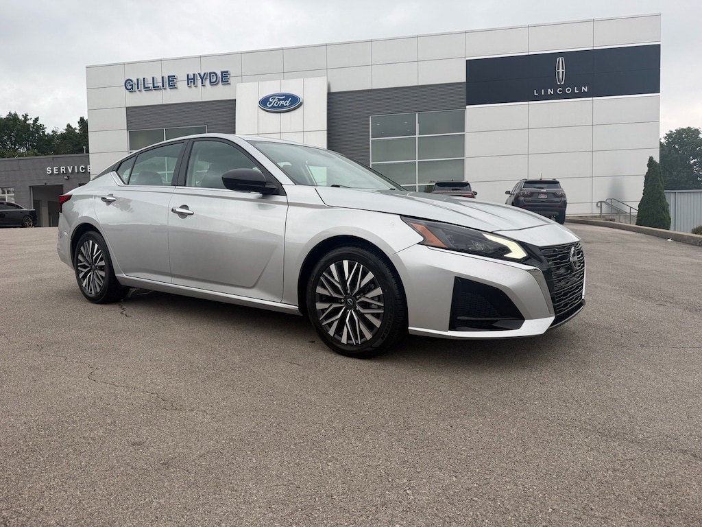 Used 2024 Nissan Altima 2.5 SV Sedan