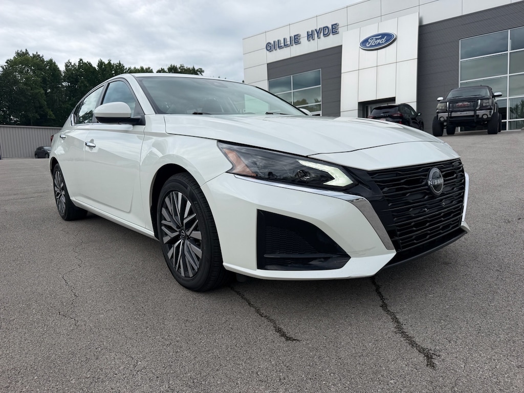 Used 2024 Nissan Altima 2.5 SV Sedan