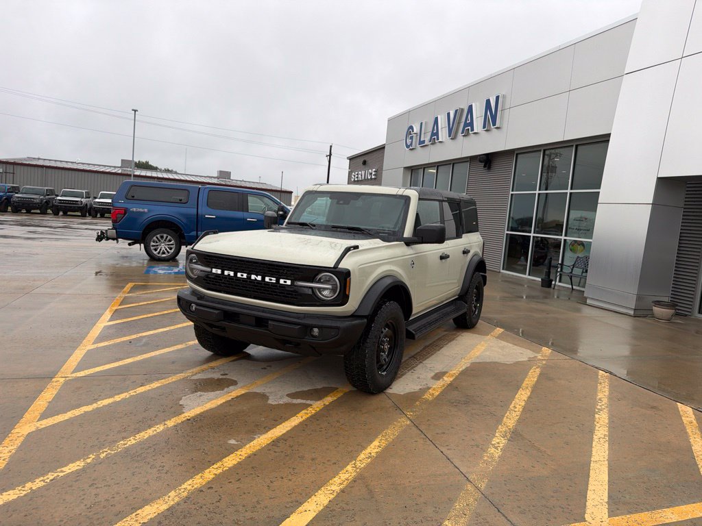 New 2026 Ford Bronco Outer Banks SUV