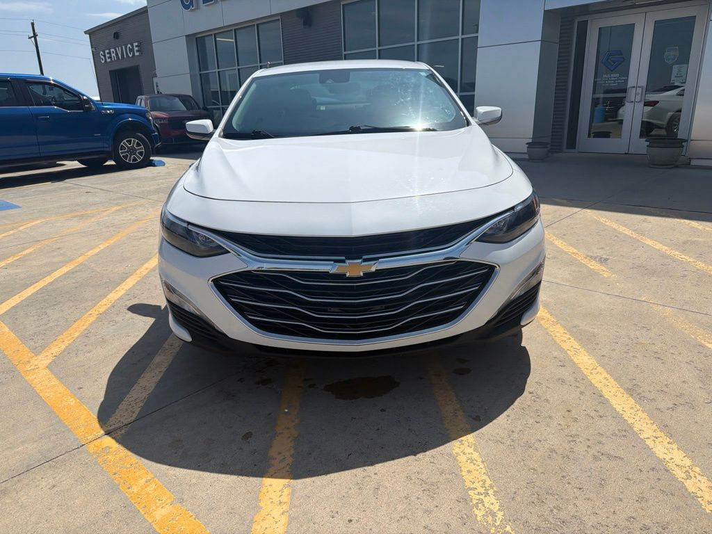 Used 2023 Chevrolet Malibu 1LT with VIN 1G1ZD5ST4PF222895 for sale in Clay Center, KS