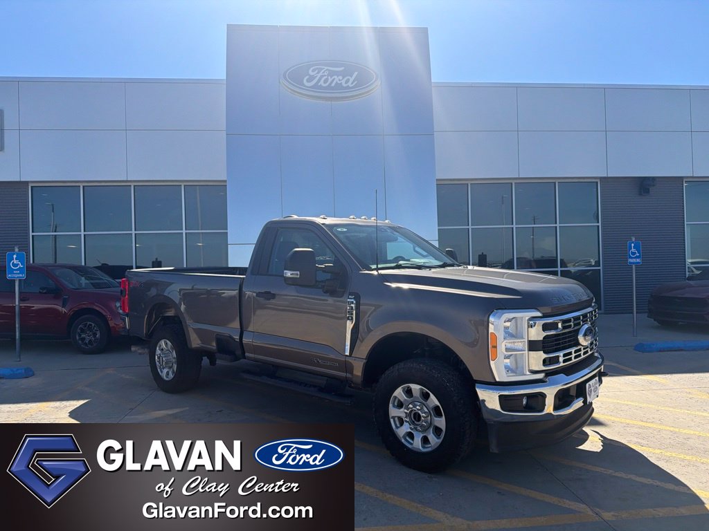 2023 Ford F-350 XLT Truck