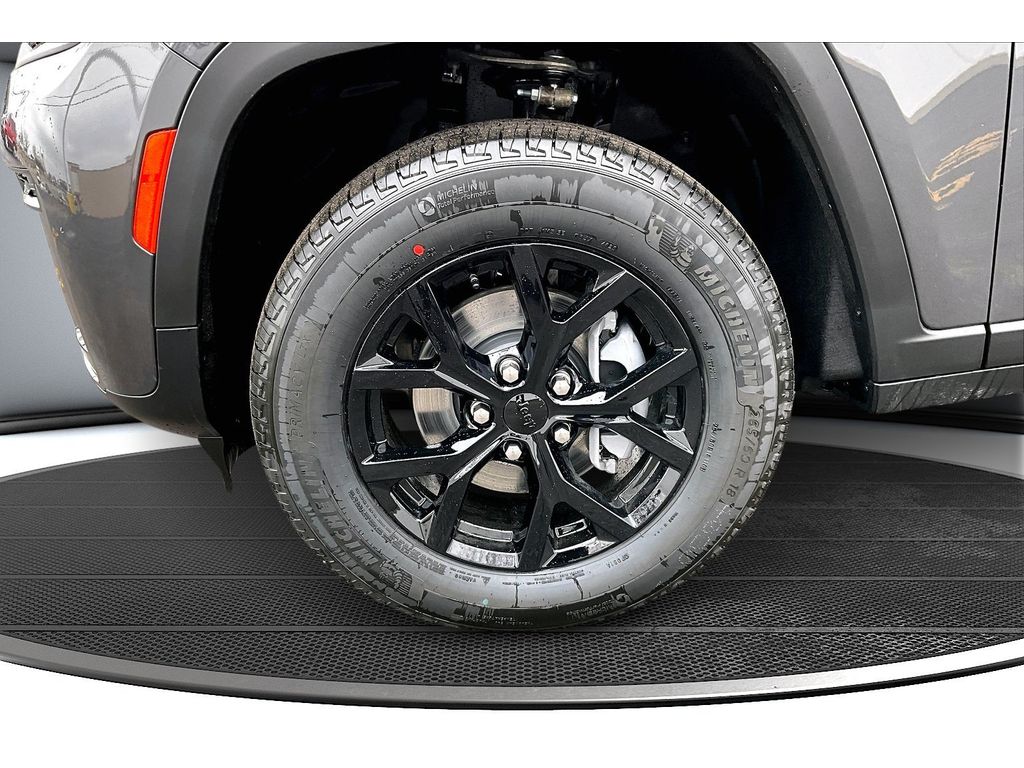2026 Jeep Grand Cherokee Laredo - Photo 15