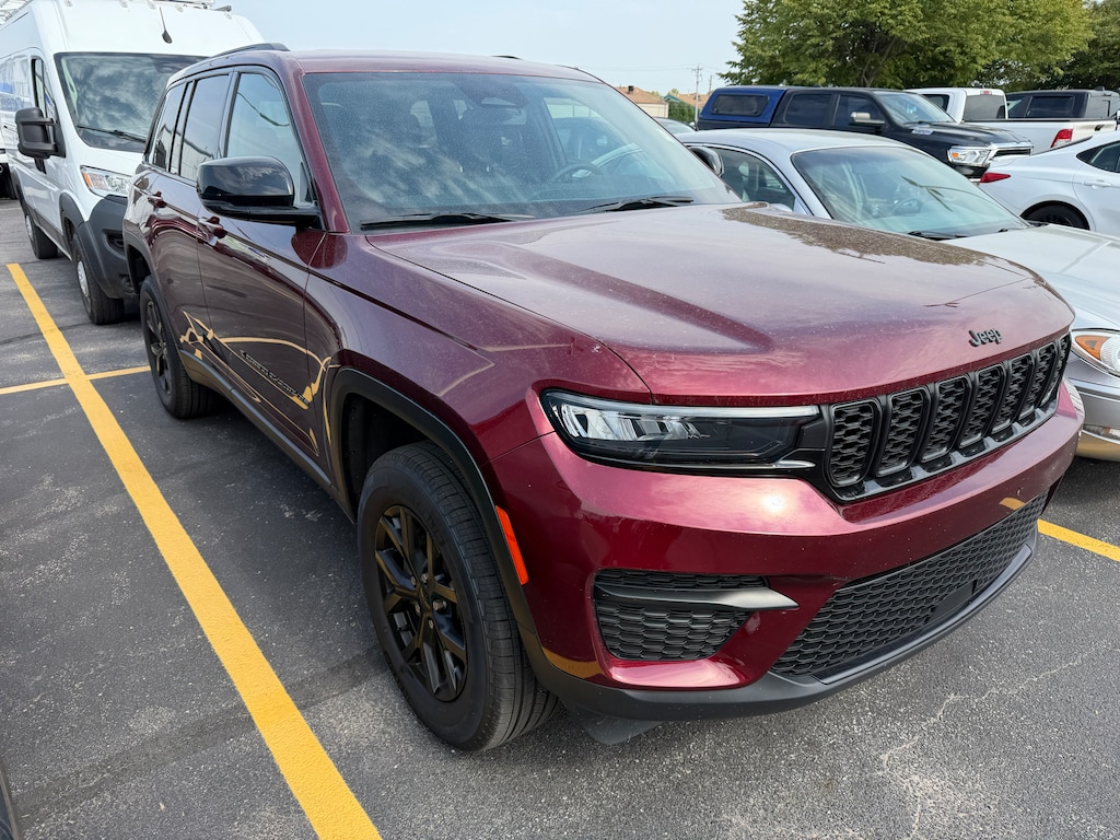 Used 2024 Jeep Grand Cherokee Altitude Sport Utility