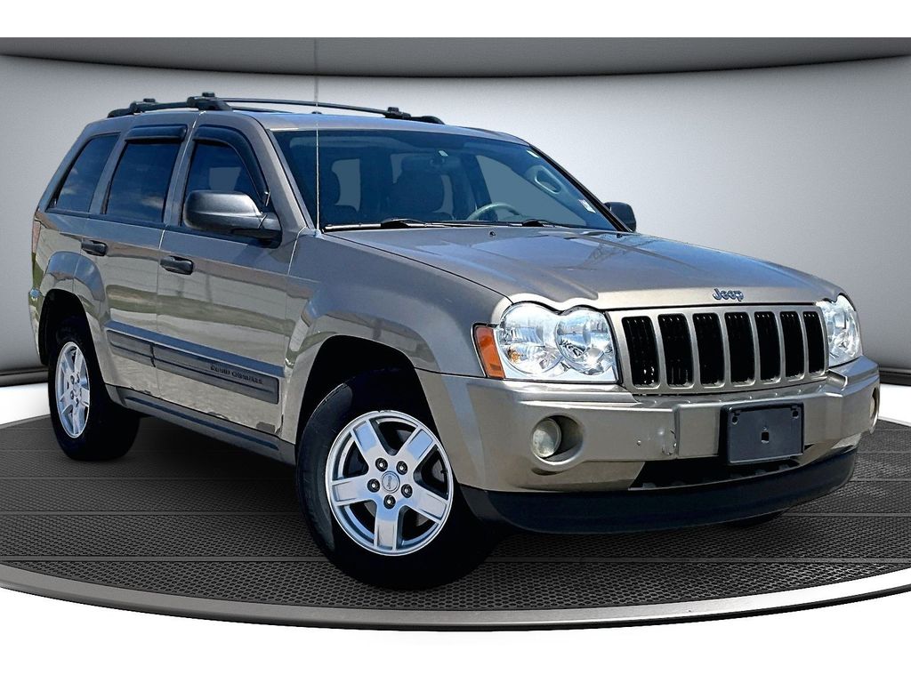 Used 2005 Jeep Grand Cherokee Laredo with VIN 1J4HR48N75C625026 for sale in Fort Wayne, IN