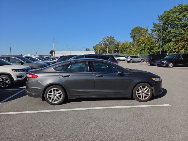 Used 2016 Ford Fusion SE Sedan