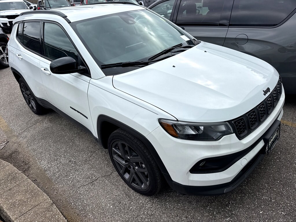 Used 2026 Jeep Compass Latitude Altitude SUV