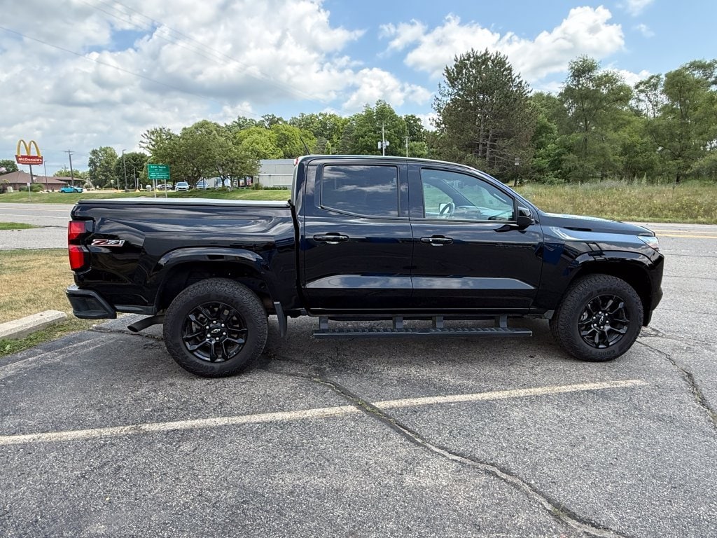 2025 Chevrolet Colorado Z71 - Photo 9